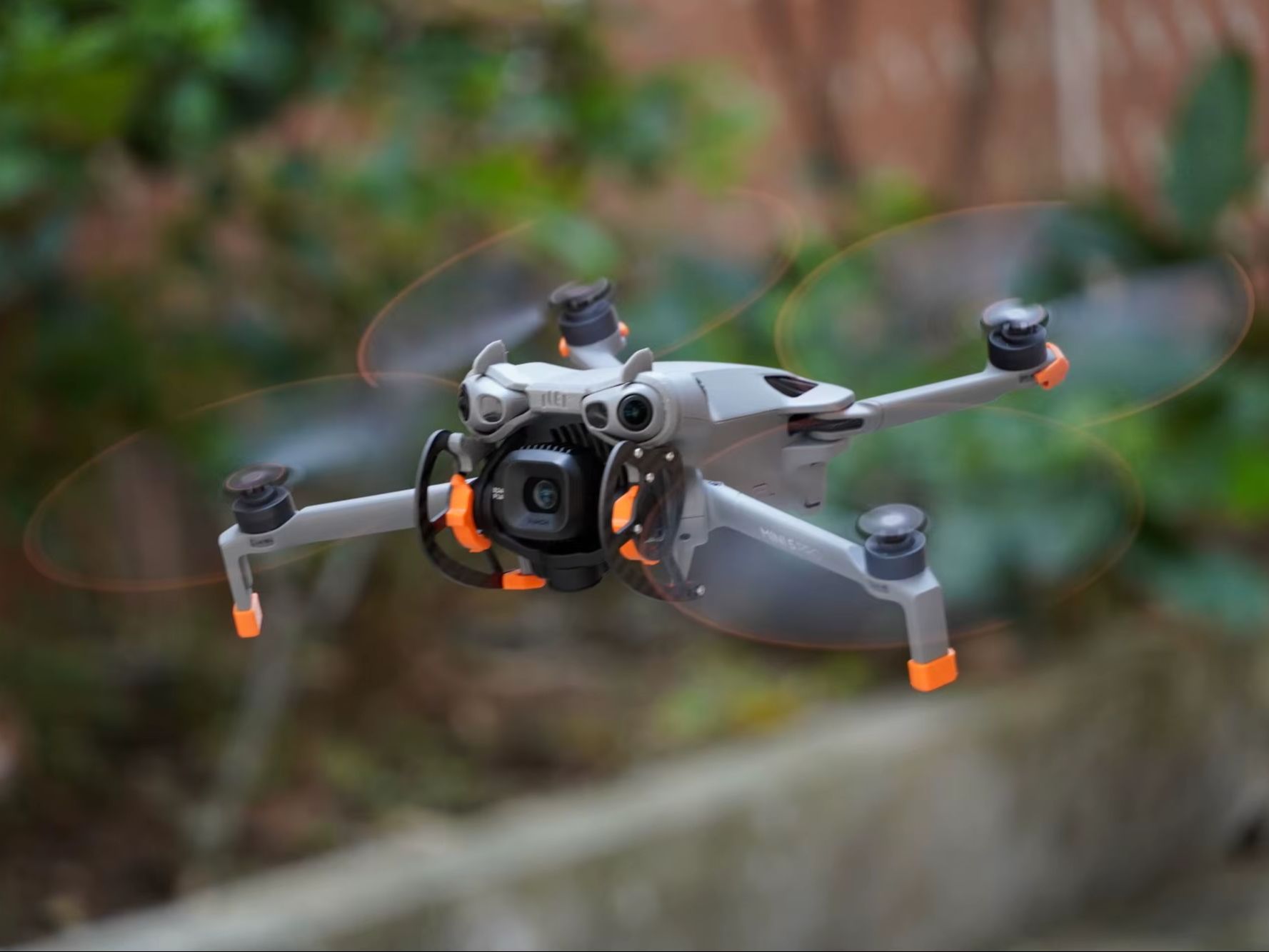 واقي جيمبال لطائرة DJI Mini 5  - مراجعة Drone Propeller Holder وسعره
