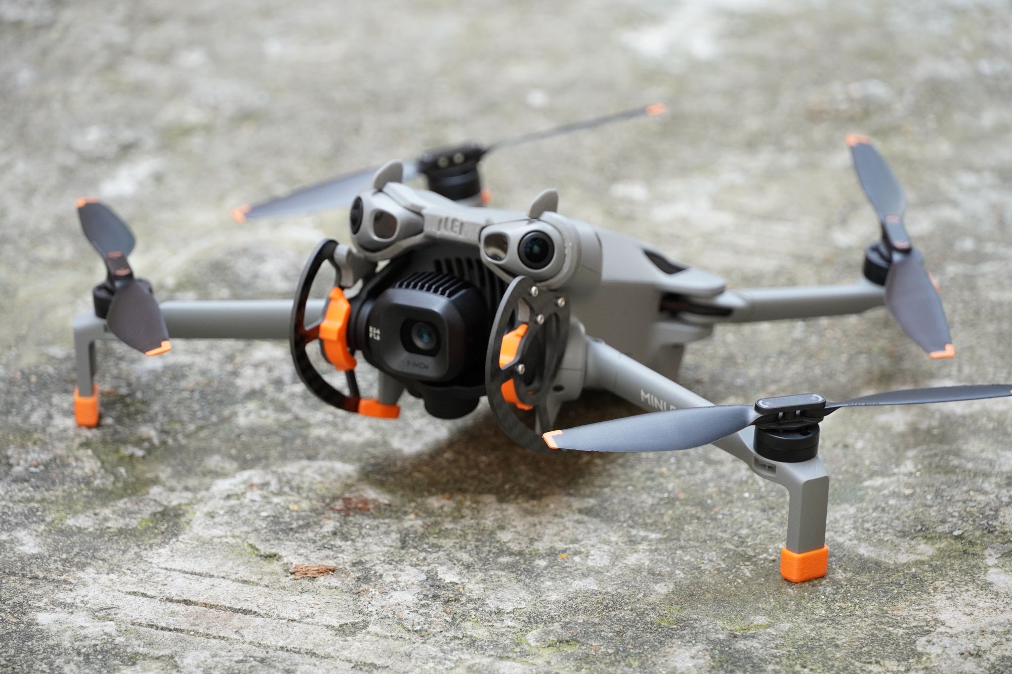 واقي جيمبال لطائرة DJI Mini 5  - مراجعة Drone Propeller Holder وسعره